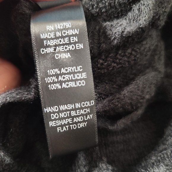NWT - MAX SPORT PONCHO W/ RUFFLES - Picture 15 of 16